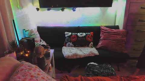 cumguzzlingskank online show from September 25, 2025, 11:36 am