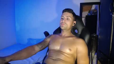 Snapshot of cummerlatino chatting on December 7, 2024, 10:56 am cummerlatino online show from December 7, 2024, 10:56 am