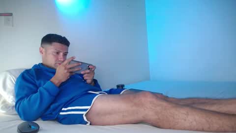 Snapshot of cummerlatino chatting on February 18, 2025, 7:10 am cummerlatino online show from February 18, 2025, 7:10 am