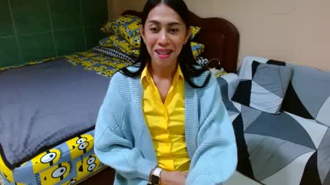 Leah Vergara online show from December 16, 2024, 7:04 am