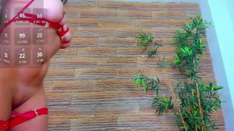 cupcake_izzy online show from November 30, 2025, 4:16 am