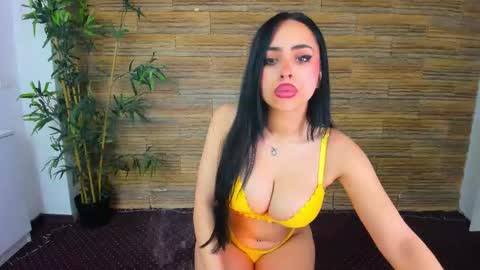 cupcake_izzy online show from March 16, 2026, 5:44 am