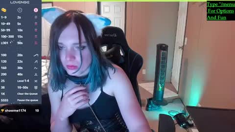 cupcakecrow online show from March 8, 2025, 1:50 am