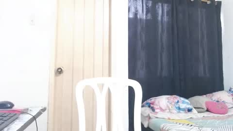 dominic and julieta... independent models online show from January 17, 2026, 12:10 pm