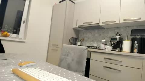 maria  alex online show from September 12, 2025, 2:44 am