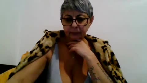 Snapshot of cuplu4346529860 chatting on January 3, 2025, 5:53 pm couple online show from January 3, 2025, 5:53 pm