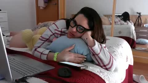 cuquita83 online show from April 4, 2026, 2:36 pm
