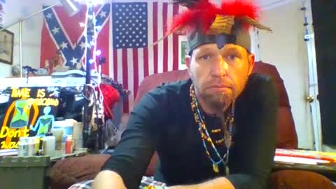 Feathers online show from January 7, 2026, 8:28 am