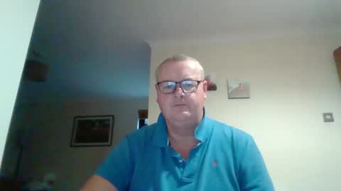 Snapshot of curiousax77 chatting on December 18, 2024, 9:58 am curiousax77 online show from December 18, 2024, 9:58 am