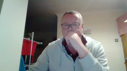 Snapshot of curiousax77 chatting on February 21, 2025, 6:37 pm curiousax77 online show from February 21, 2025, 6:37 pm