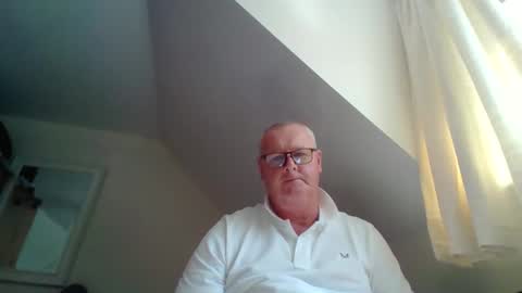Snapshot of curiousax77 chatting on April 21, 2026, 12:44 pm curiousax77 online show from April 21, 2026, 12:44 pm