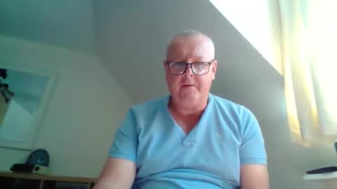 Snapshot of curiousax77 chatting on April 30, 2026, 12:11 pm curiousax77 online show from April 30, 2026, 12:11 pm
