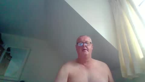 Snapshot of curiousax77 chatting on May 10, 2026, 8:08 am curiousax77 online show from May 10, 2026, 8:08 am