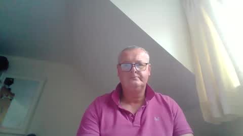 Snapshot of curiousax77 chatting on May 14, 2026, 11:17 am curiousax77 online show from May 14, 2026, 11:17 am