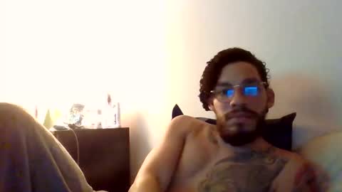 Snapshot of curly_louis chatting on October 28, 2025, 2:37 am curly_louis online show from October 28, 2025, 2:37 am