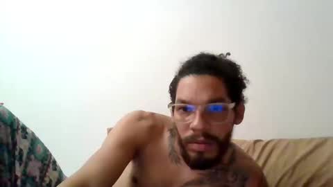 Snapshot of curly_louis chatting on April 16, 2026, 2:34 am curly_louis online show from April 16, 2026, 2:34 am