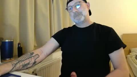 Curman85 online show from April 10, 2026, 11:09 pm