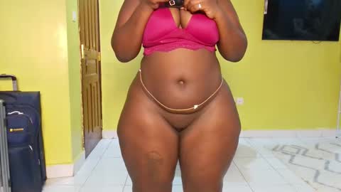 Snapshot of curvey_vee chatting on February 16, 2026, 2:51 am virginia online show from February 16, 2026, 2:51 am