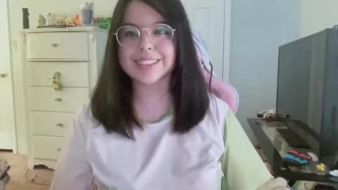 Emmie online show from January 10, 2026, 7:48 pm