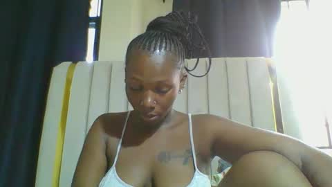 Snapshot of curvybootyj chatting on February 12, 2025, 6:19 am CuteJJudy online show from February 12, 2025, 6:19 am