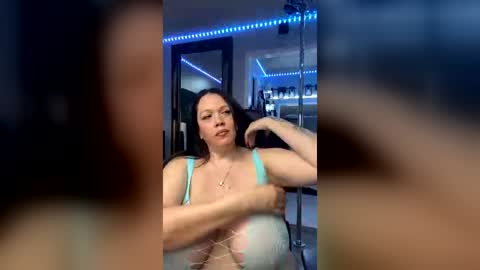 curvyfunlover online show from June 13, 2026, 10:02 am
