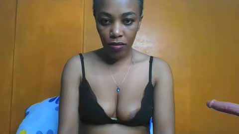 curvylyin online show from November 3, 2025, 3:13 pm