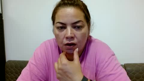 Snapshot of curvymomylore chatting on July 6, 2026, 10:01 pm Lore online show from July 6, 2026, 10:01 pm