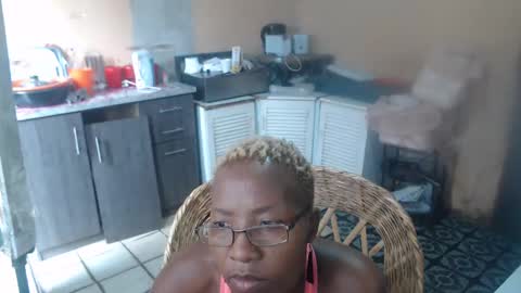 curvypear76x online show from December 9, 2024, 2:06 pm