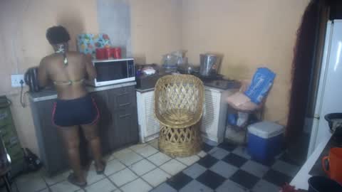 curvypear76x online show from September 19, 2025, 7:10 am