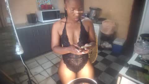 curvypear76x online show from October 25, 2025, 11:07 am