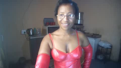 curvypear76x online show from February 14, 2026, 7:27 am