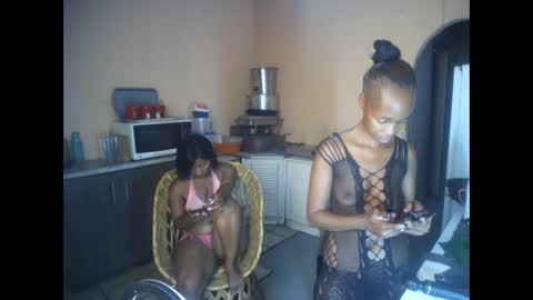 curvypear76x online show from February 17, 2026, 10:12 am