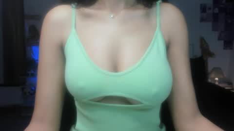 Snapshot of cute_alishaa chatting on July 5, 2026, 8:43 am Alisha online show from July 5, 2026, 8:43 am