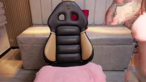 cute_angel_1 online show from April 9, 2026, 3:17 am