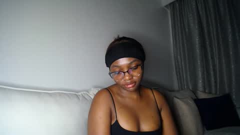 Snapshot of cute_ass18 chatting on April 20, 2026, 5:59 pm Liya online show from April 20, 2026, 5:59 pm