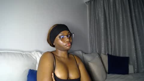 Snapshot of cute_ass18 chatting on April 21, 2026, 1:42 am Liya online show from April 21, 2026, 1:42 am