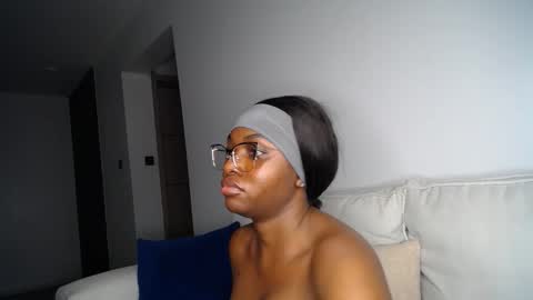 Snapshot of cute_ass18 chatting on April 30, 2026, 7:09 pm Liya online show from April 30, 2026, 7:09 pm