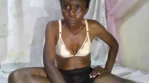 cute_divah4 online show from October 6, 2025, 12:02 pm