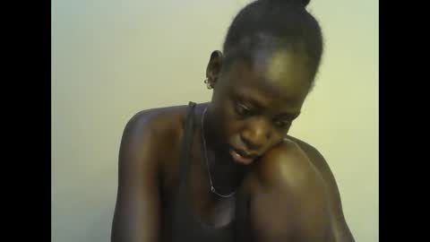 cute_doria online show from February 23, 2025, 4:13 pm