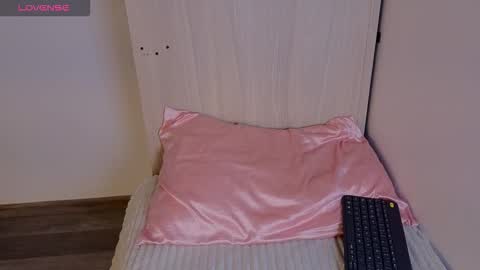 Emma online show from December 15, 2025, 1:48 pm