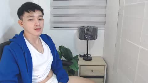 Snapshot of cute_enzo24 chatting on December 14, 2024, 7:51 am cute_enzo24 online show from December 14, 2024, 7:51 am