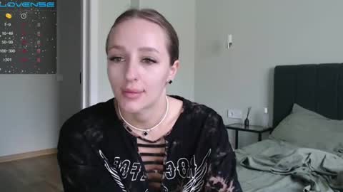 Snapshot of cute_girl_mia__ chatting on July 4, 2026, 6:30 am cute_girl_mia__ online show from July 4, 2026, 6:30 am