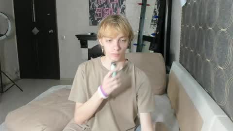 Snapshot of cute_grecha chatting on April 27, 2026, 6:28 pm Grisha online show from April 27, 2026, 6:28 pm