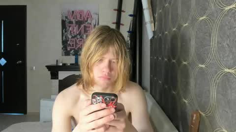 Snapshot of cute_grecha chatting on April 29, 2026, 5:44 am Grisha online show from April 29, 2026, 5:44 am
