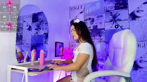 Snapshot of cute_horny12 chatting on June 18, 2026, 1:59 pm Cute horny1 online show from June 18, 2026, 1:59 pm
