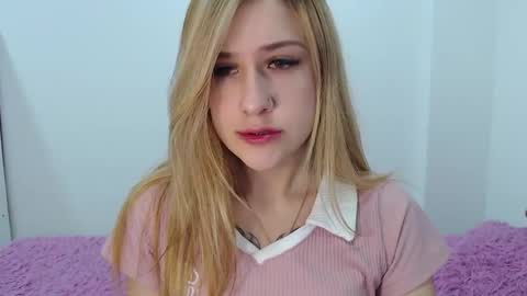 Snapshot of cute_isaa chatting on February 23, 2025, 9:59 pm Isabella online show from February 23, 2025, 9:59 pm