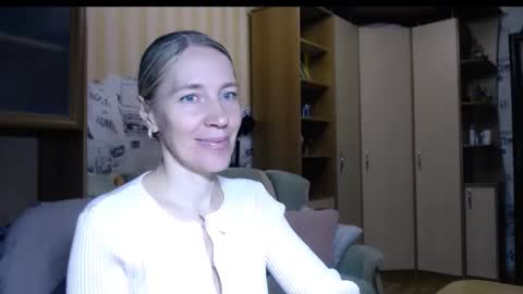 cute_lion_ online show from November 9, 2025, 12:09 am