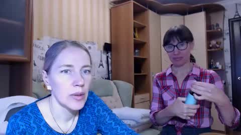 cute_lion_ online show from April 12, 2026, 11:48 am