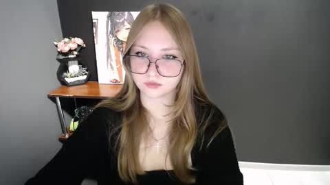 Veronica online show from November 7, 2025, 8:03 am