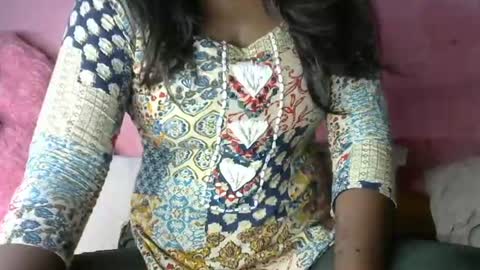 alia online show from October 3, 2025, 9:50 am